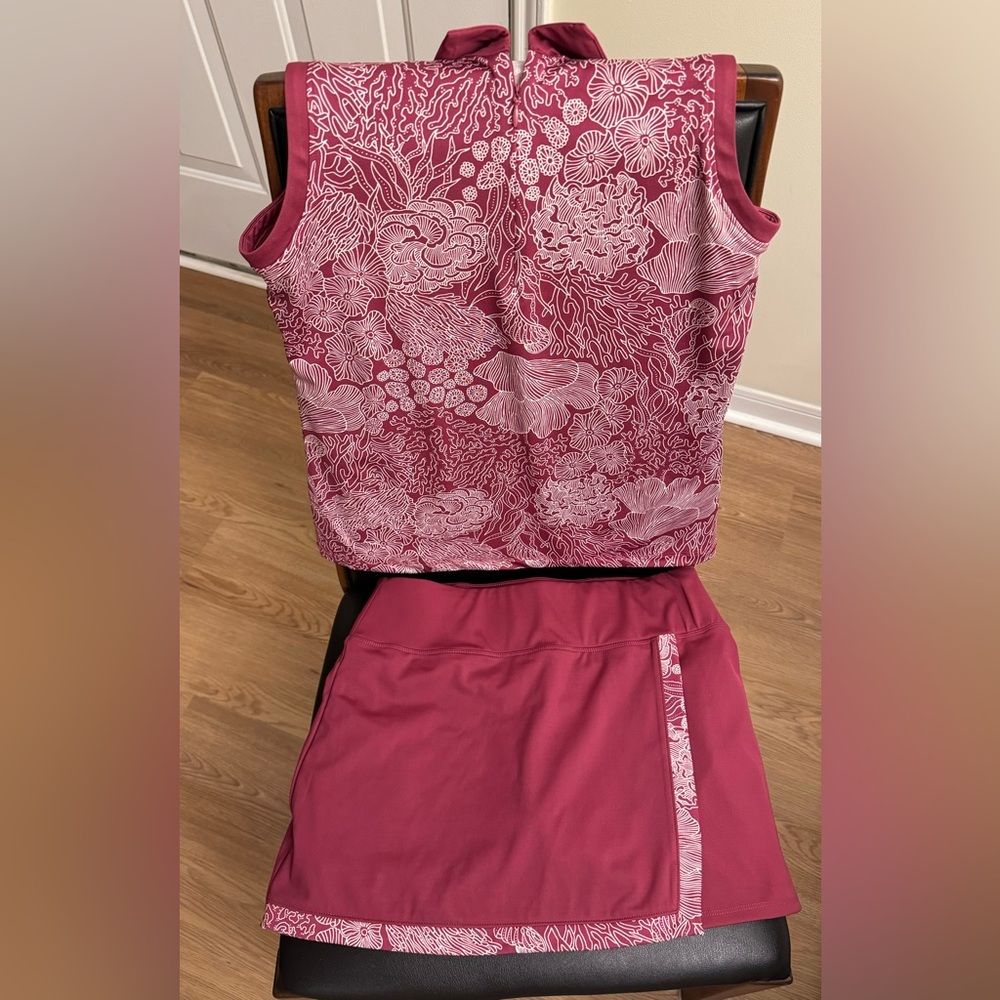 Like new Tommy Bahama women’s golf/tennis set.